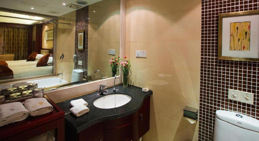 Feicheng Blossom Hotel Exterior foto